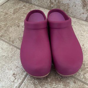 Dansko Kane Kittens Molded Mule